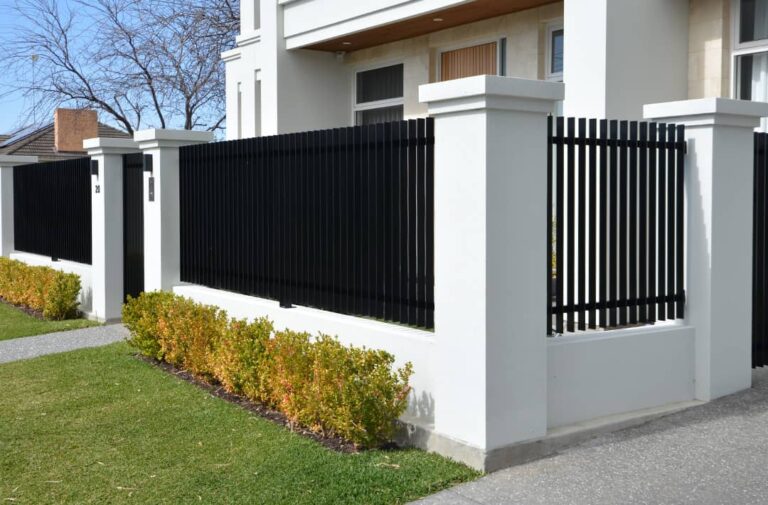 Modern Fence Ideas | Concrete Pillar Fences for Contemporary and Modern ...